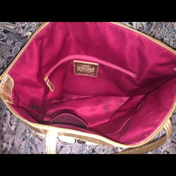 Coach’s Authentic Signature Jacquard Laura Canvas & Gold Zip Tote - Picture 6 of 7